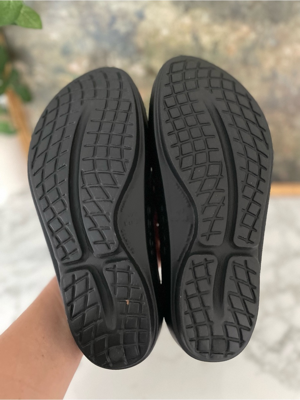 OOFOS Women's OOlala Recovery Sandals size 7 Black - Picture 5 of 8